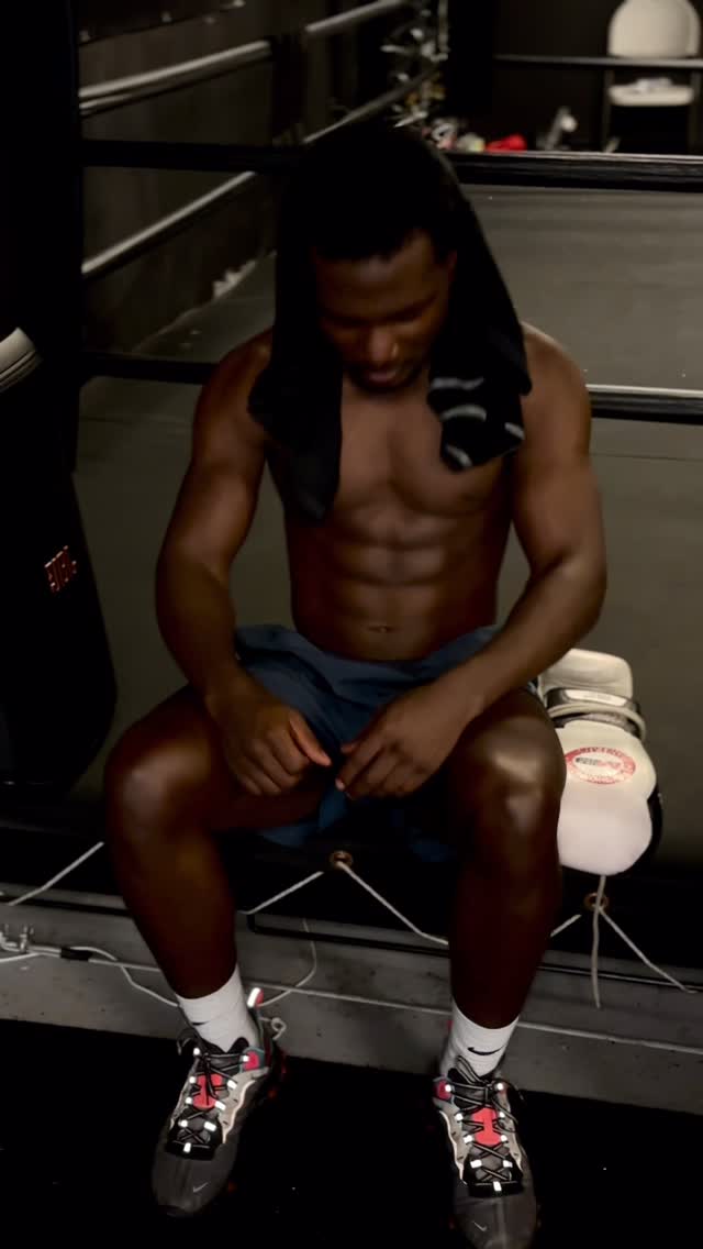 Kenneth Sene sitting in the locker room before training